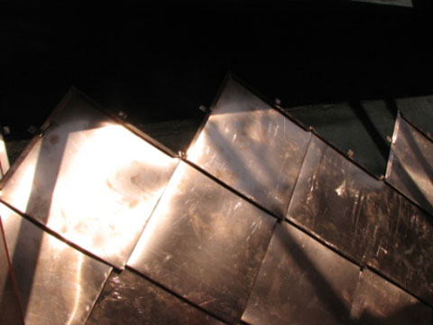The appearance of metal prisms..
